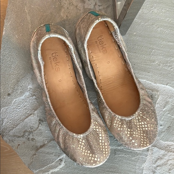 Romantic Blush Tieks Ballet Flats - Picture 2 of 9